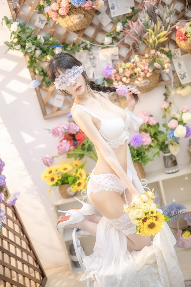 香草喵露露 - 白色花房 [49P2V-1.14GB]