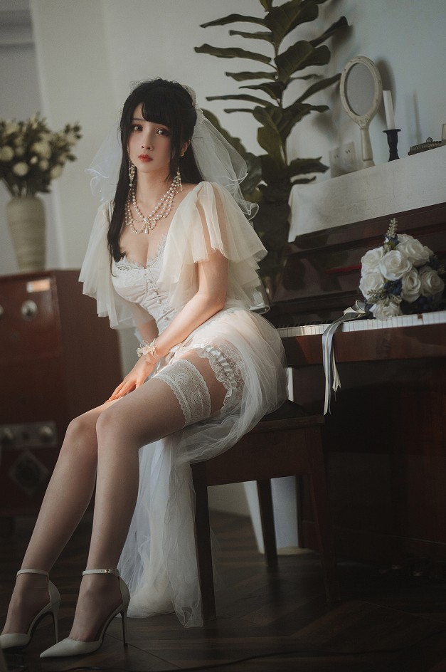 rioko凉凉子 - 更新3套写真作品集