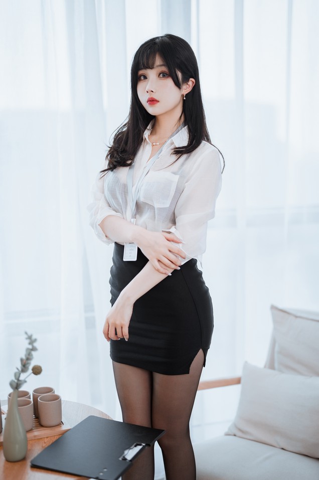 rioko凉凉子&amp;面饼仙儿 -《黑丝ol制服双人》 [102P11V-1.45GB]