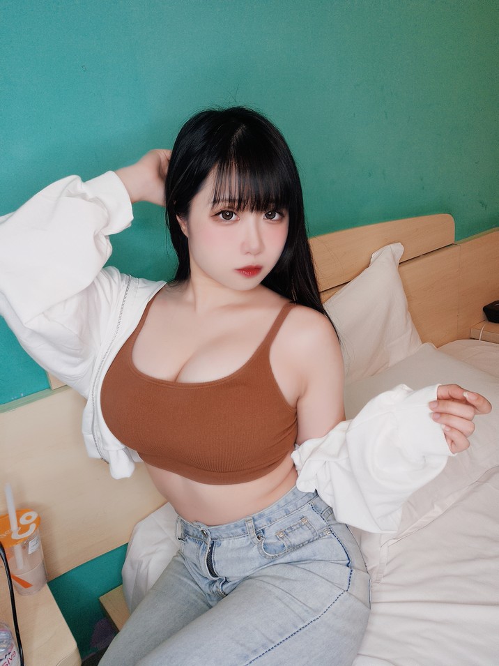 贞子蜜桃 - 更新2套写真作品集