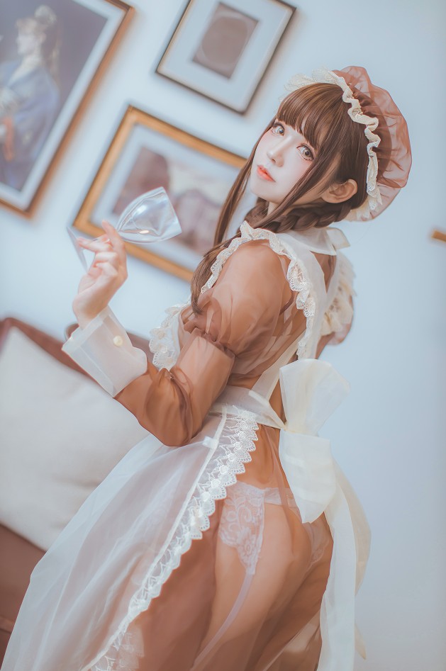 Coser衣衣 - 透明女仆 [31P-263MB]