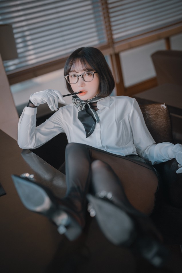 Ye-Eun (손예은) - 更新2套写真作品集