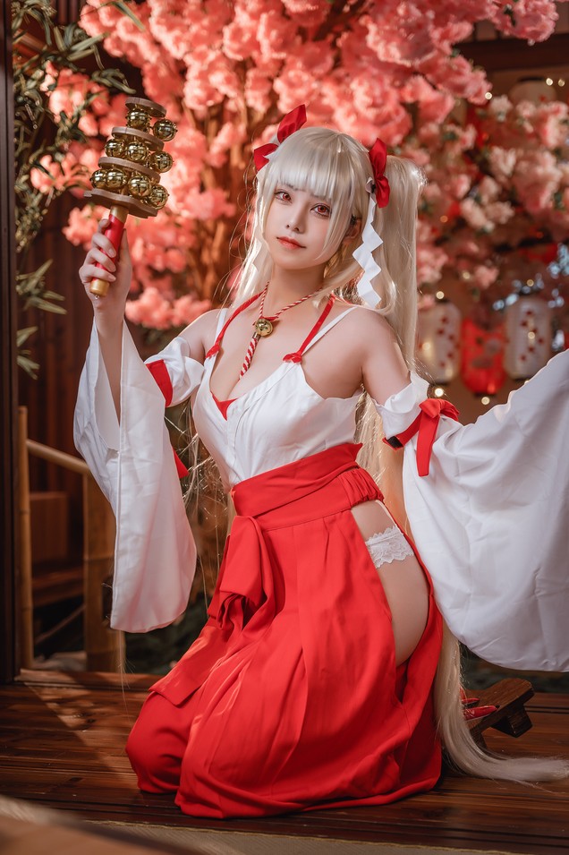 蜜汁猫裘 - 可畏巫女 [50P4V-2.28GB]