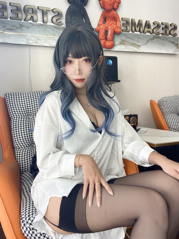Money冷冷 - 白衬衫+辉夜姬OL制服