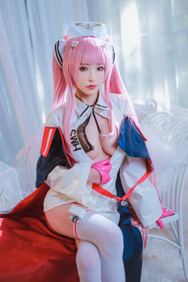 清水由乃 - 泰丝机娘+英仙座护士服 2 套