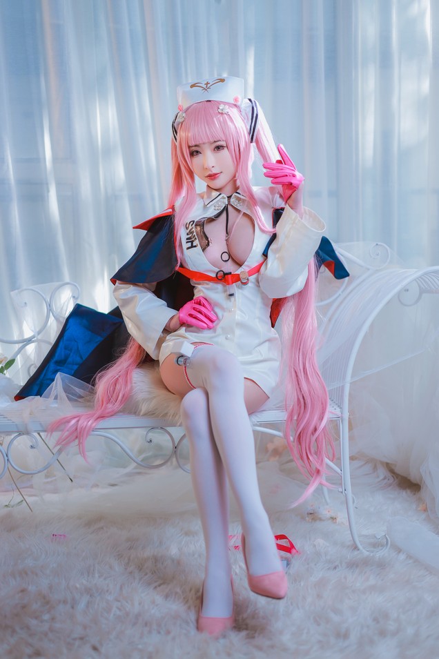 清水由乃 - 泰丝机娘+英仙座护士服 2 套