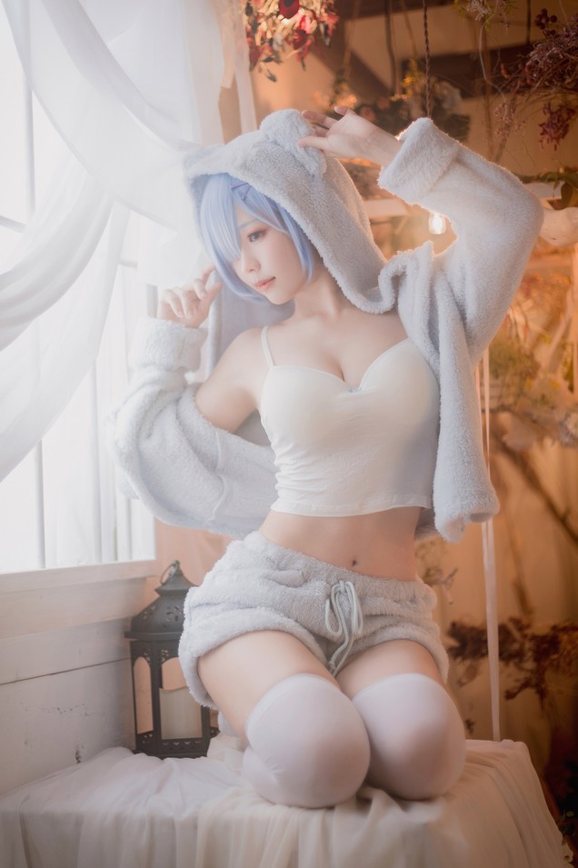 ElyEE子 - 2022.June-T4 (4套+视频) [121P3V-303MB]