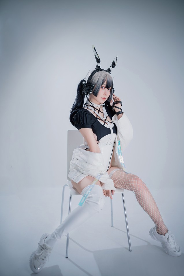 ElyEE子 - 2022.June-T4 (4套+视频) [121P3V-303MB]