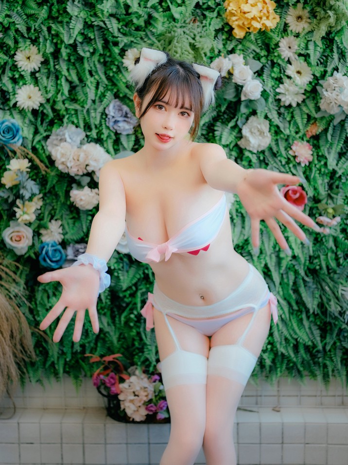 Tina很妖孽呀 - 粉色吊带袜猫女友 [62P-538MB]