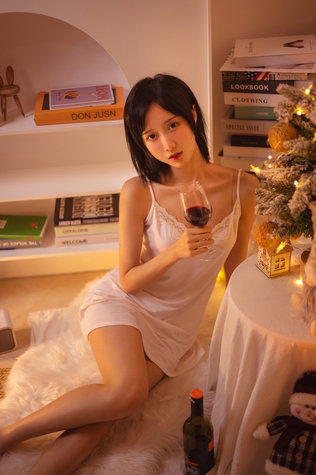 木绵绵OwO - 红酒好喝 [28P-207MB]