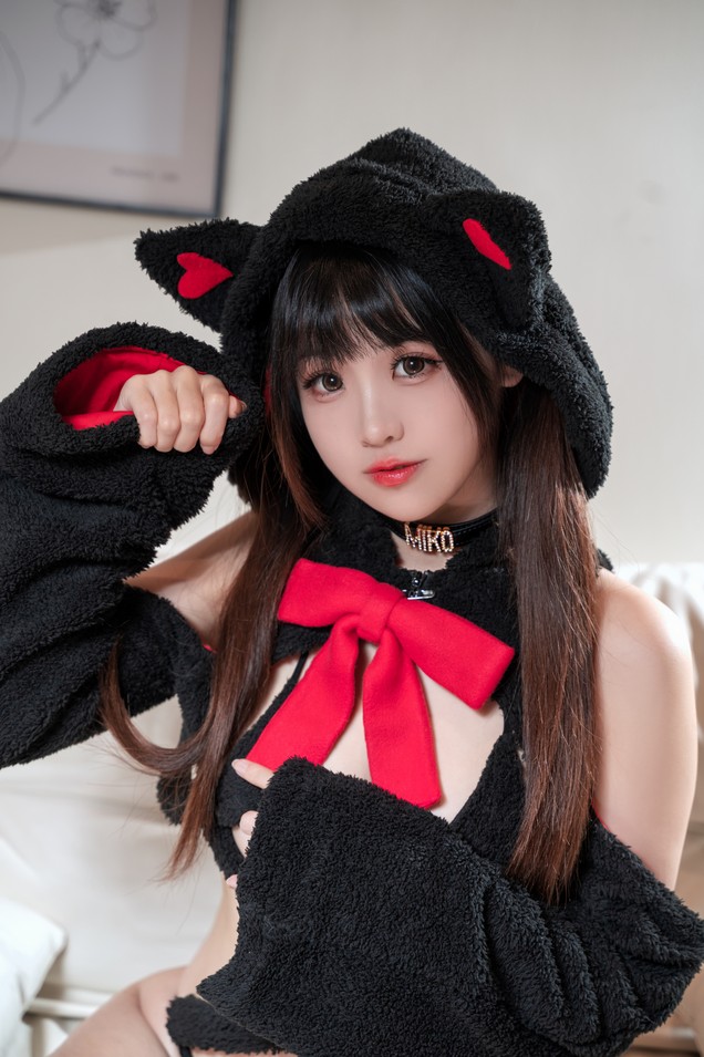 miko酱ww - 礼物猫猫 [43P-426MB]