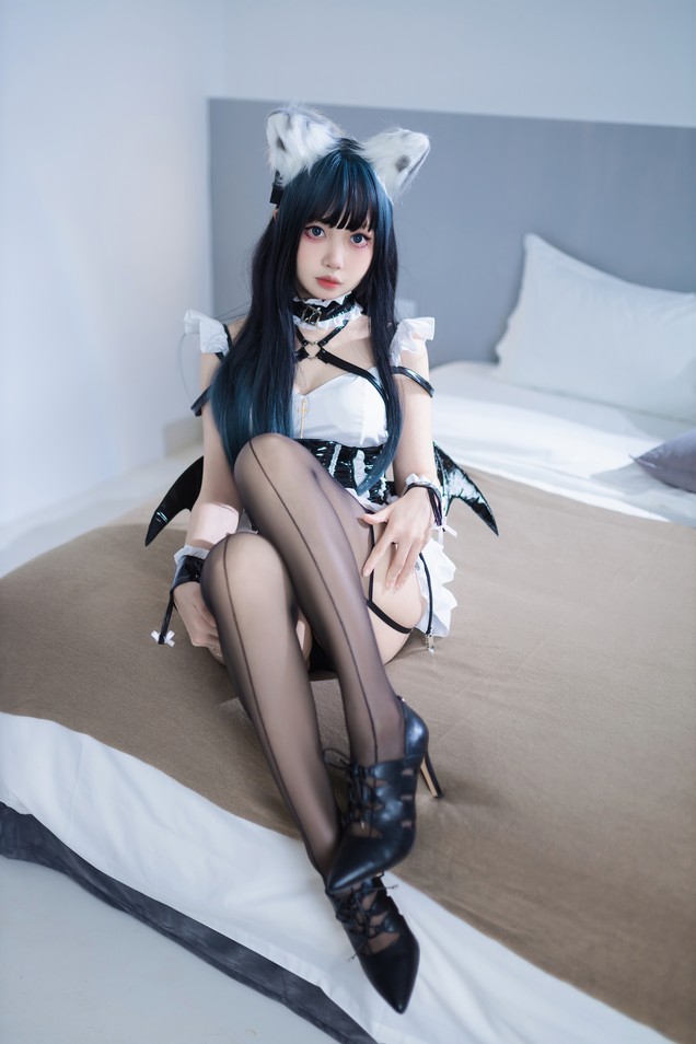 洛桑w伊梓 - 猫耳小恶魔 [42P3V-384MB]