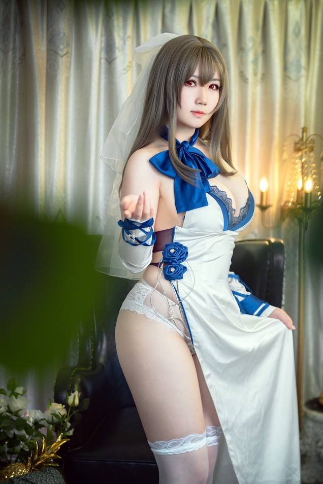 是本末末 - 爱宕兔女郎&路易九世礼服 2 套