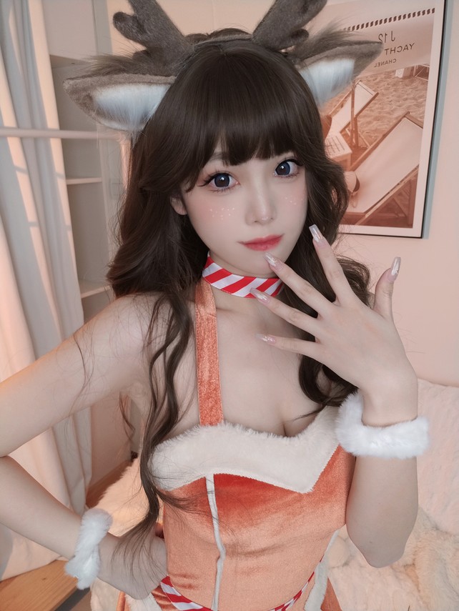 蜜汁猫裘 - 圣诞兔兔X鹿鹿 [37P2V-422MB]
