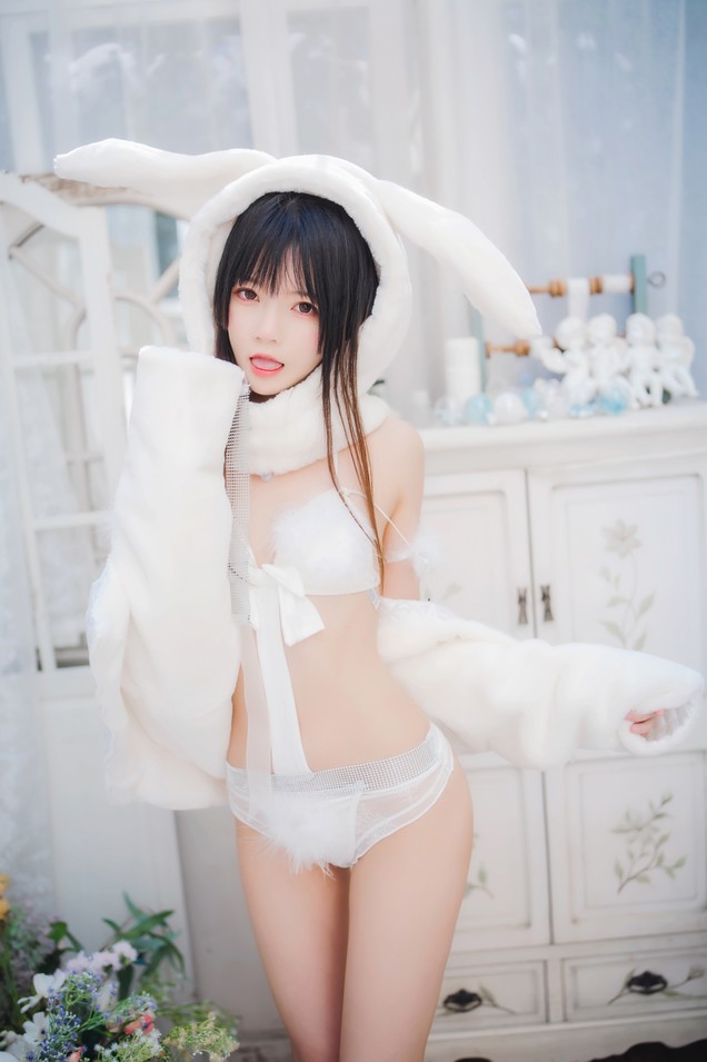 桜桃喵 - 小白兔 [97P-1.38GB]
