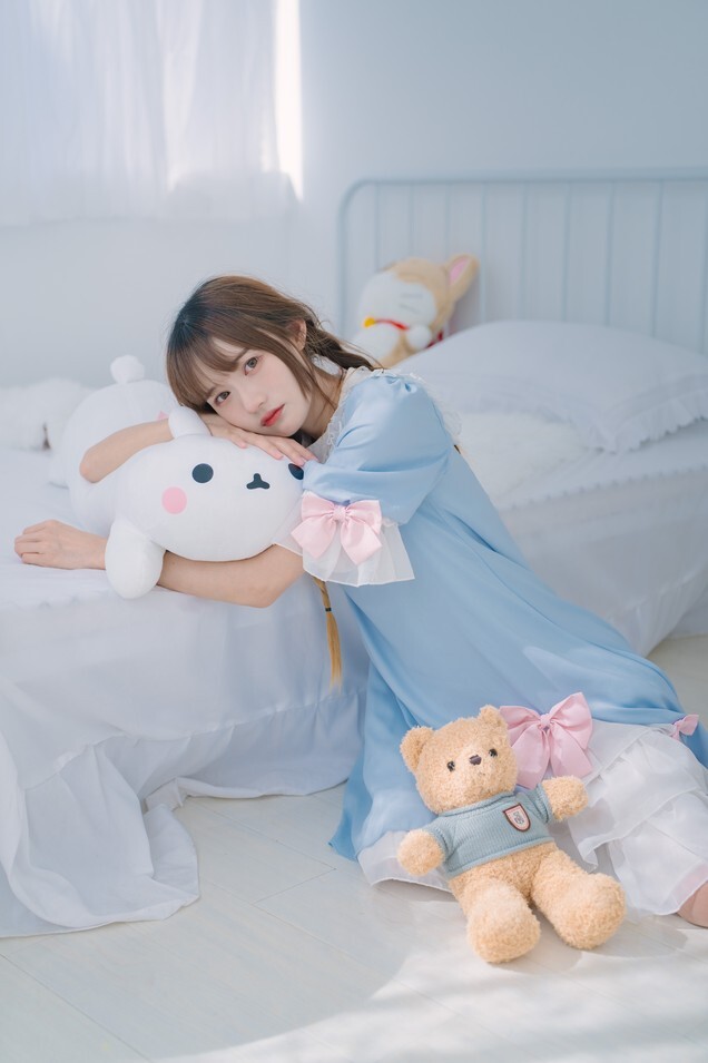 兔子Zzz不吃胡萝卜 - 纯白色可爱 [31P-220MB]