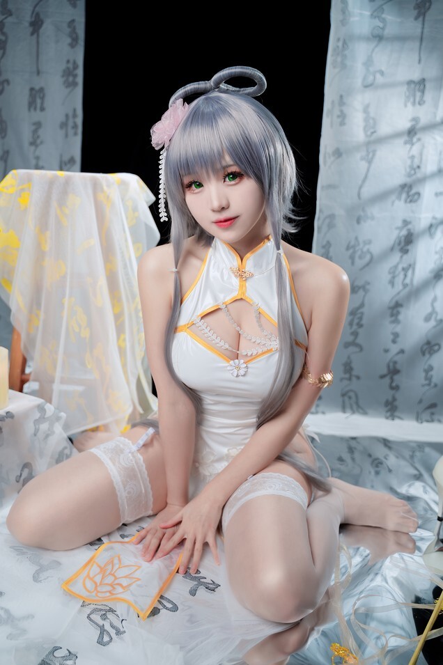miko酱ww - 洛天依旗袍 [30P-273MB]