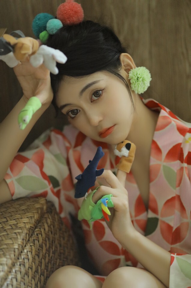 傅四维儿 – 和服少女宅家记 [20P-145MB]