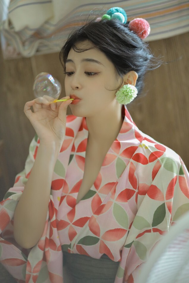 傅四维儿 - 和服少女宅家记 [20P-145MB]
