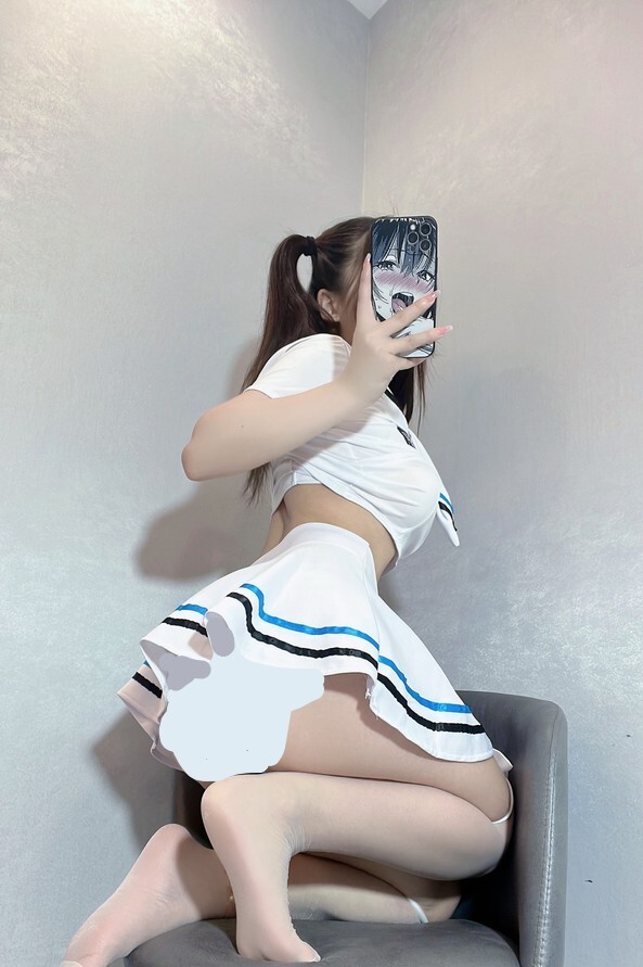 桃沢樱呀 – 性感辣妹 [25P2V-454MB]