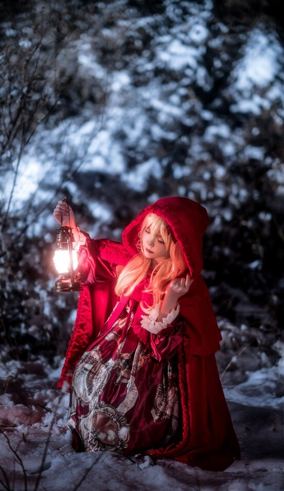 洛可ss - Little Red Riding Hood 小红帽 [12P-130MB]