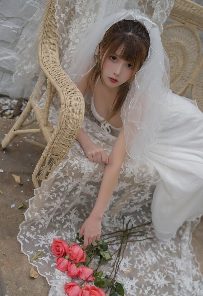 凛子酱 - 婚纱 [9P-83MB]