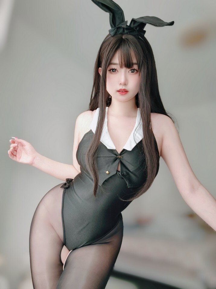 女主K - 黑丝兔女郎 [102P-353MB]