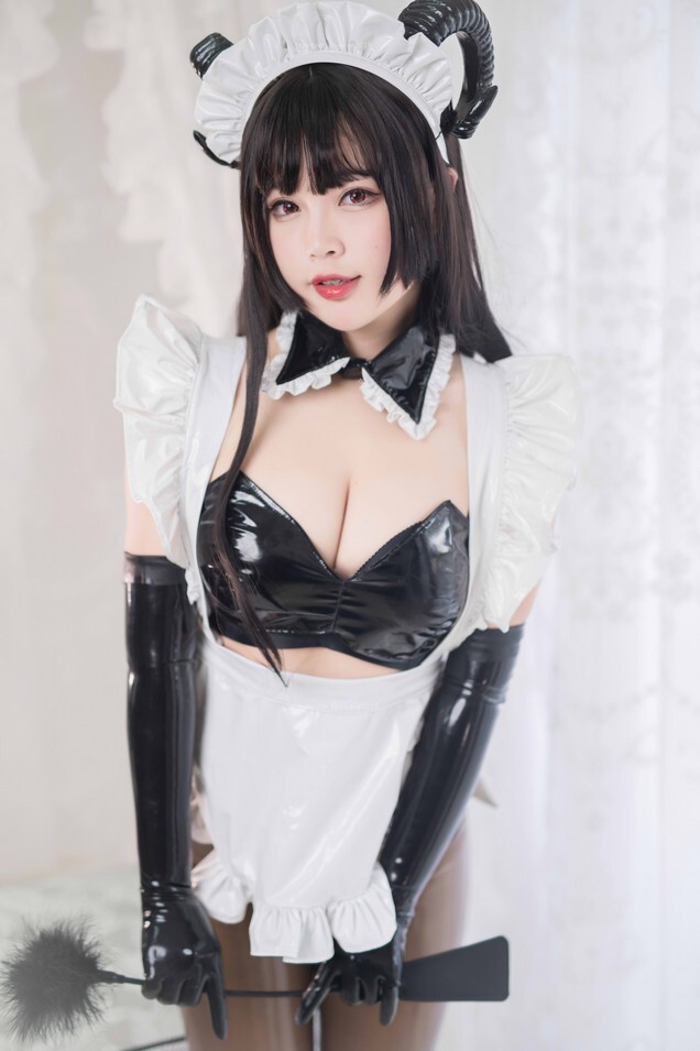 白烨 - 胶衣魅魔姐姐 [58P4V-1.23GB]