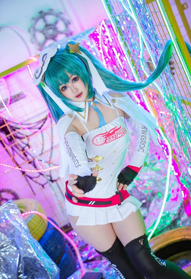 喵喵的喵吖 - 初音未来 [13P-120MB]