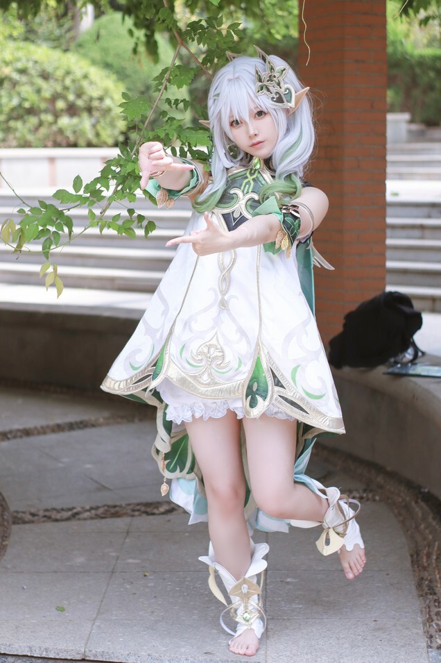 朝霧愛:NTR狂喜的美少女