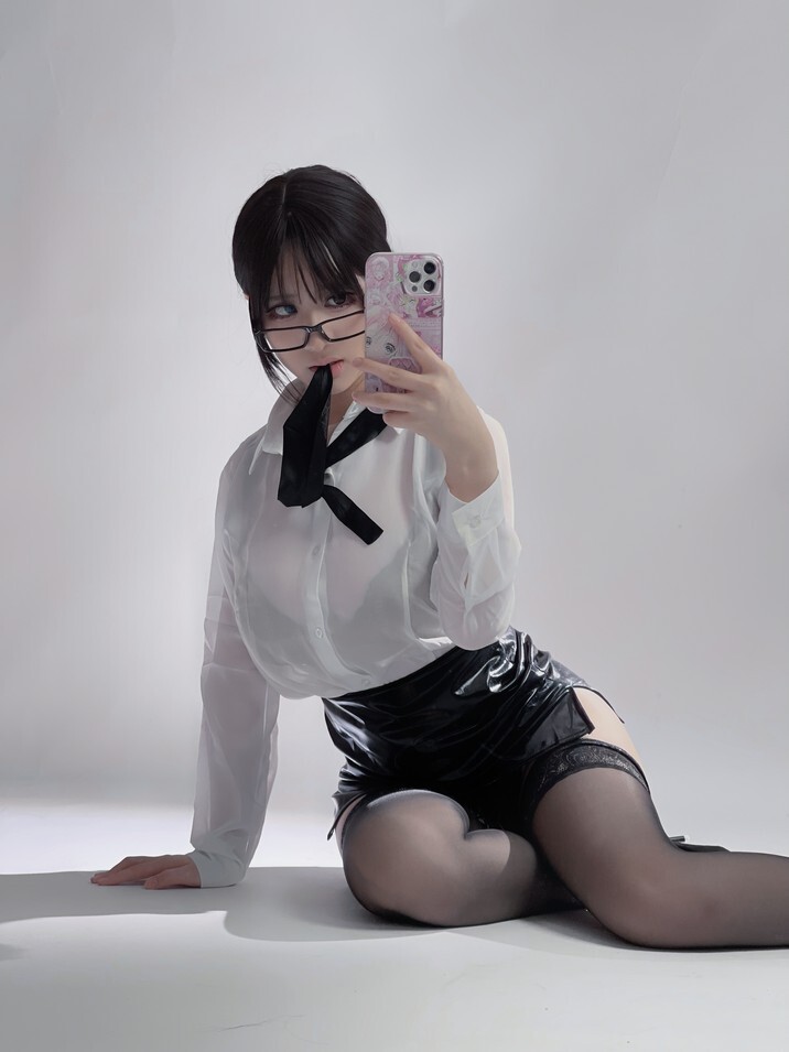 幼愛youmeko - 黑丝眼镜OL [28P-280MB]
