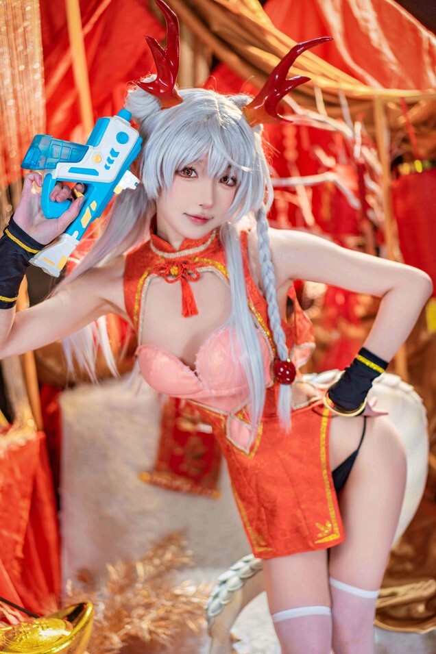 阿包也是兔娘 - 新春贺图 龙妹 [45P1V-1.25GB]