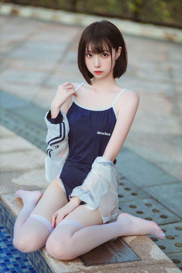 许岚LAN - 泳池竞泳 [40P-366MB]