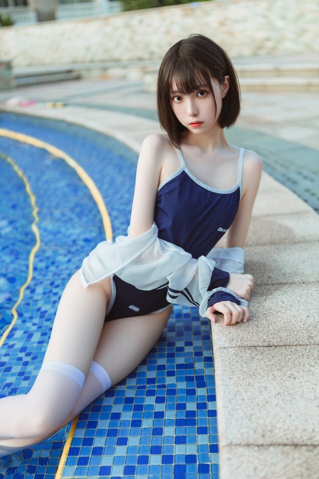 许岚LAN - 泳池竞泳 [40P-366MB]