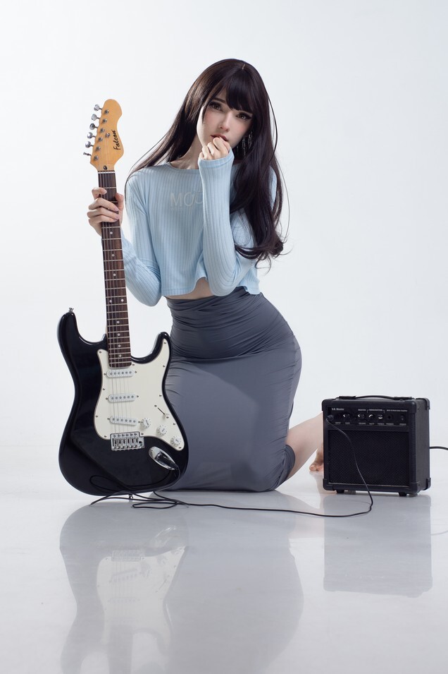 Candyball - Hitomio Guitar Sister [64P15V-1.66GB]
