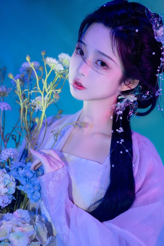 怀里猫ovo -  她是那一抹蓝 [22P-245MB]