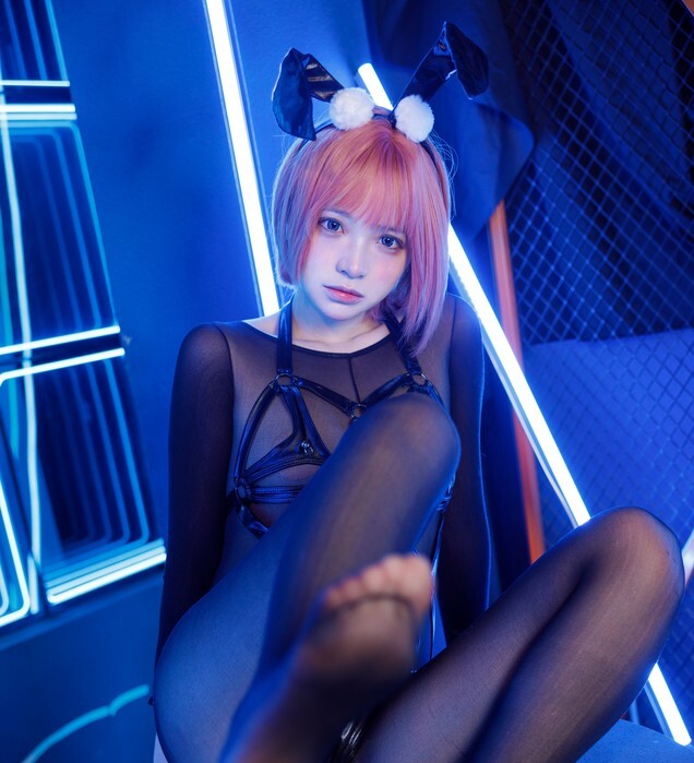 疯猫ss - 黑丝束缚兔 [35P-1GB]