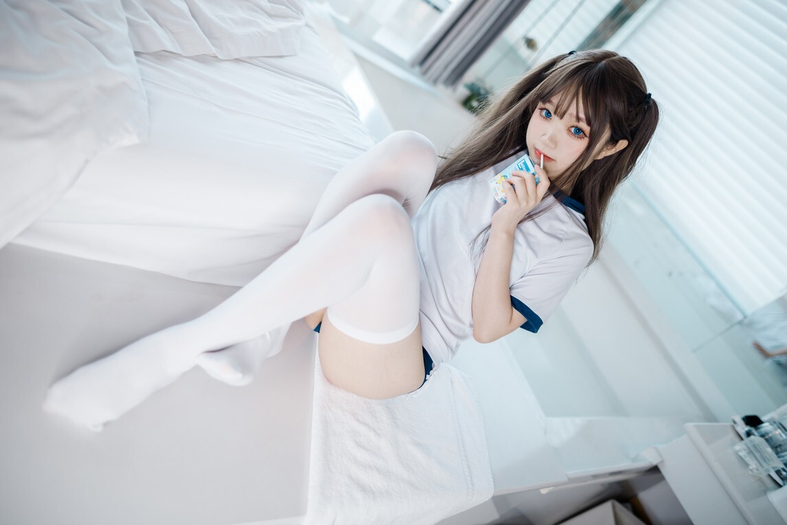 神沢永莉 - 半双马尾体操服大腿袜 [68P-211MB]