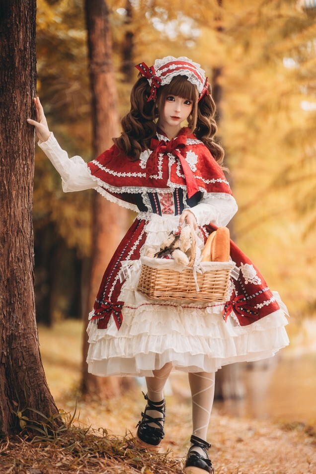 蠢沫沫 - 《小红帽》 [12P-133MB]