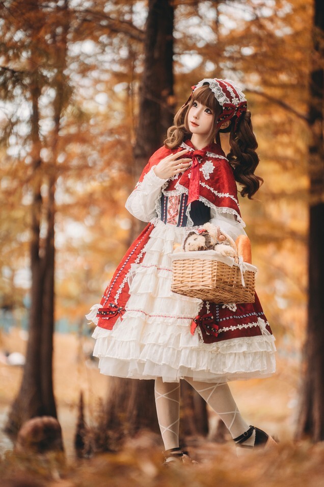 蠢沫沫 - 《小红帽》 [12P-133MB]