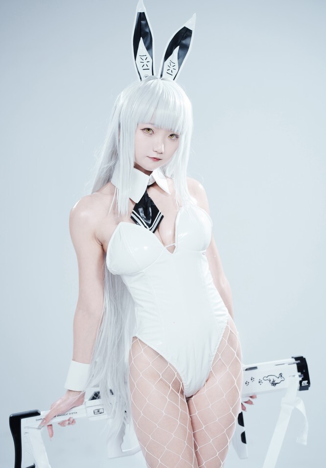 绿茄子是miku绿 - nikke胜利女神 布兰儿 [12P-65MB]
