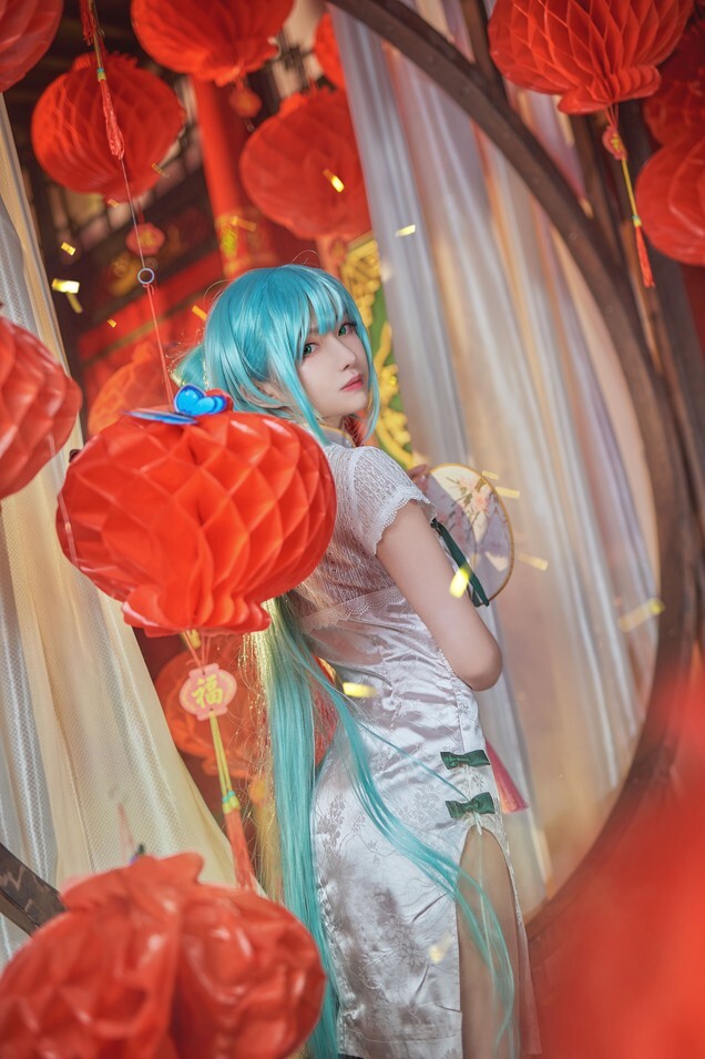 Shika小鹿鹿 - 初音 韶华旗袍 [25P2V-107MB]