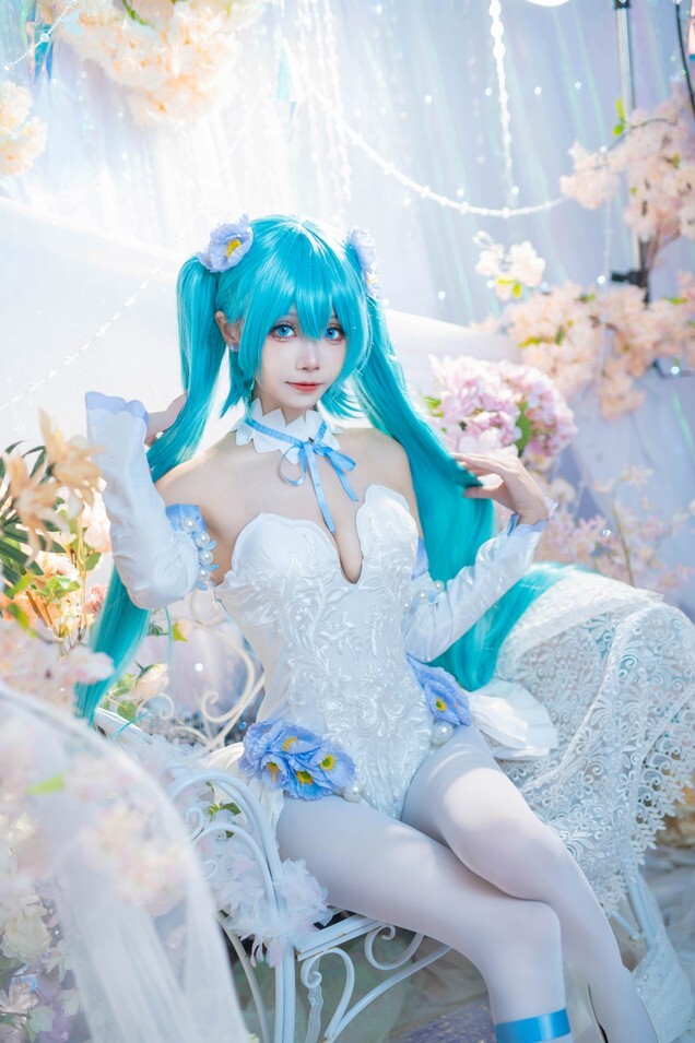 艾西Aiwest - 初音 粉蝶花 [42P-161MB]