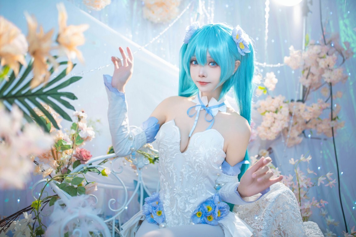 艾西Aiwest - 初音 粉蝶花 [42P-161MB]