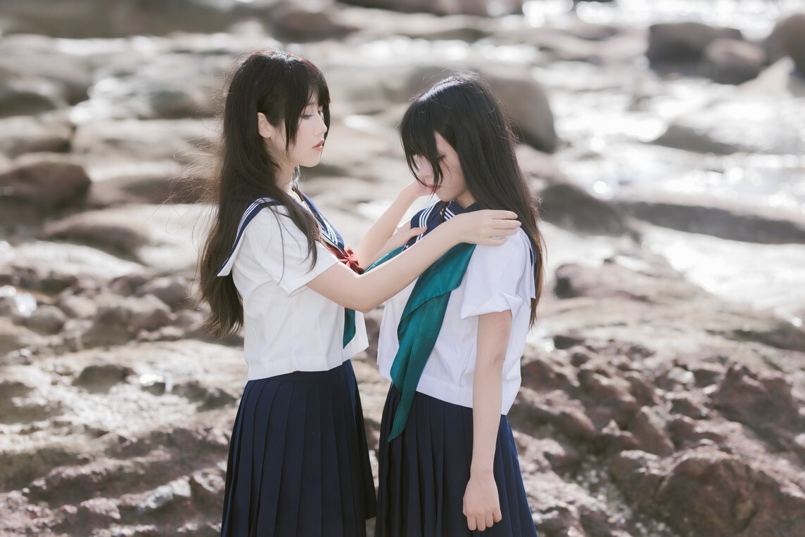 不呆猫&amp;三無人型 - 水手服百合黑丝 [51P1V-1.02GB]