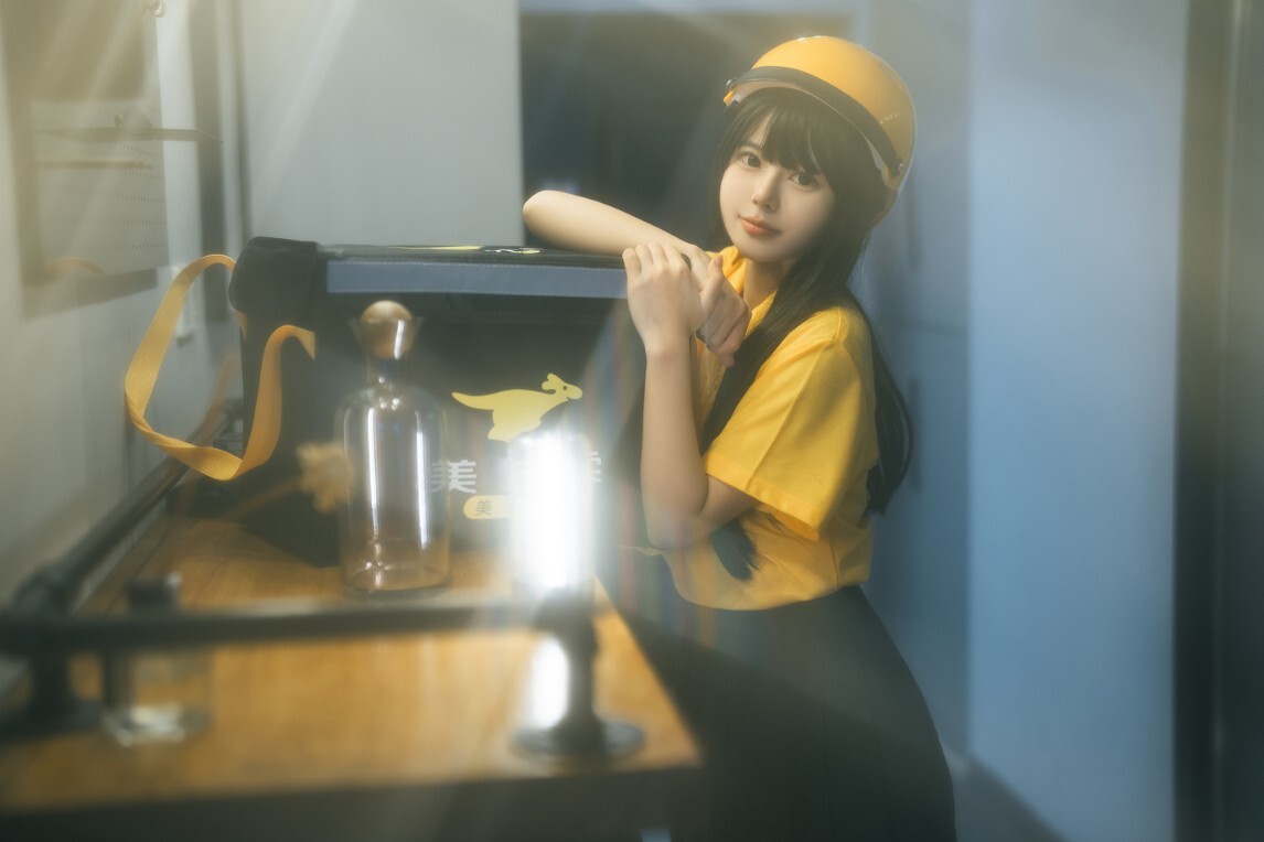 rua阮阮 - 外卖员 [40P-704MB]