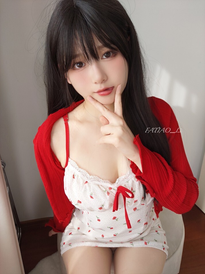 迷之呆梨 – 自撮り写真24.01 春日少女 [77P3V-444MB]