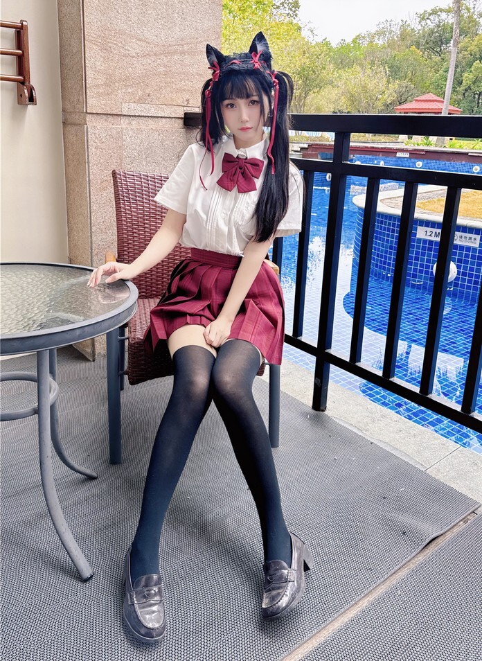 不呆猫 - 温泉双马尾JK [22P1V-712MB]