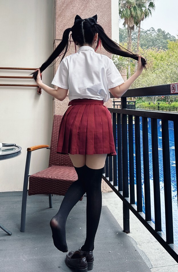 不呆猫 - 温泉双马尾JK [22P1V-712MB]