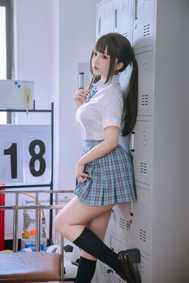 日奈娇 (樱井小莜) - 更衣室 [195P-3.52GB]